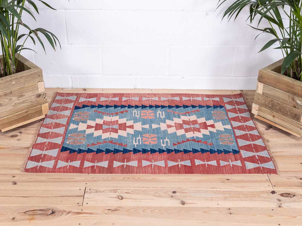 12954 Handwoven Vintage Turkish Usak Kilim Rug 86x127cm (2.10 x 4.2ft)