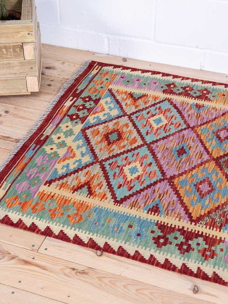 12962 Handwoven Afghan Vegetable Dyed Kilim Rug 104x153cm (3.5 x 5ft)