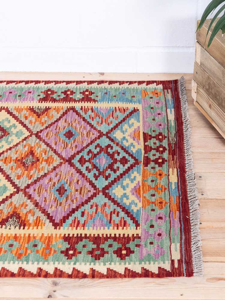 12962 Handwoven Afghan Vegetable Dyed Kilim Rug 104x153cm (3.5 x 5ft)