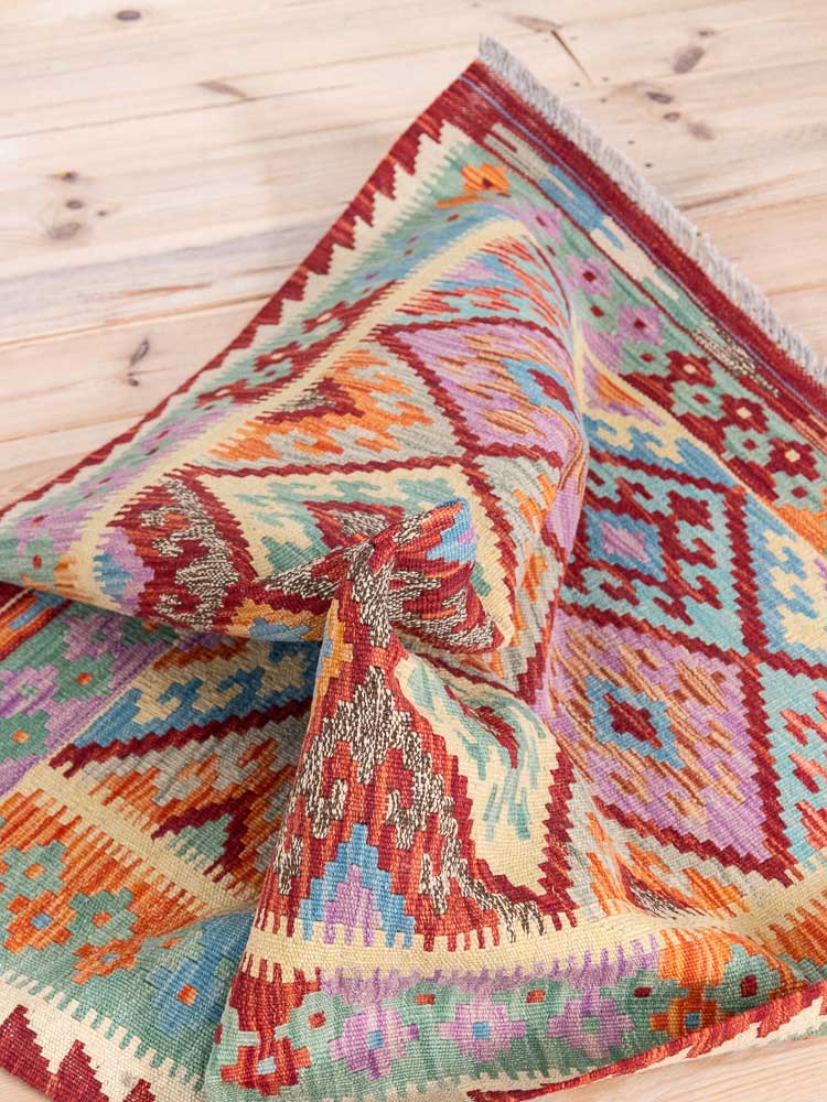 12962 Handwoven Afghan Vegetable Dyed Kilim Rug 104x153cm (3.5 x 5ft)