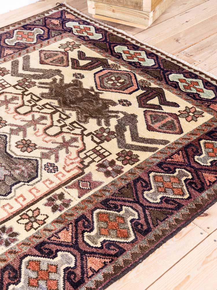 6061 Luri Bakhtiari Oriental Rug 149x208cm (4.10 x 6.10ft)