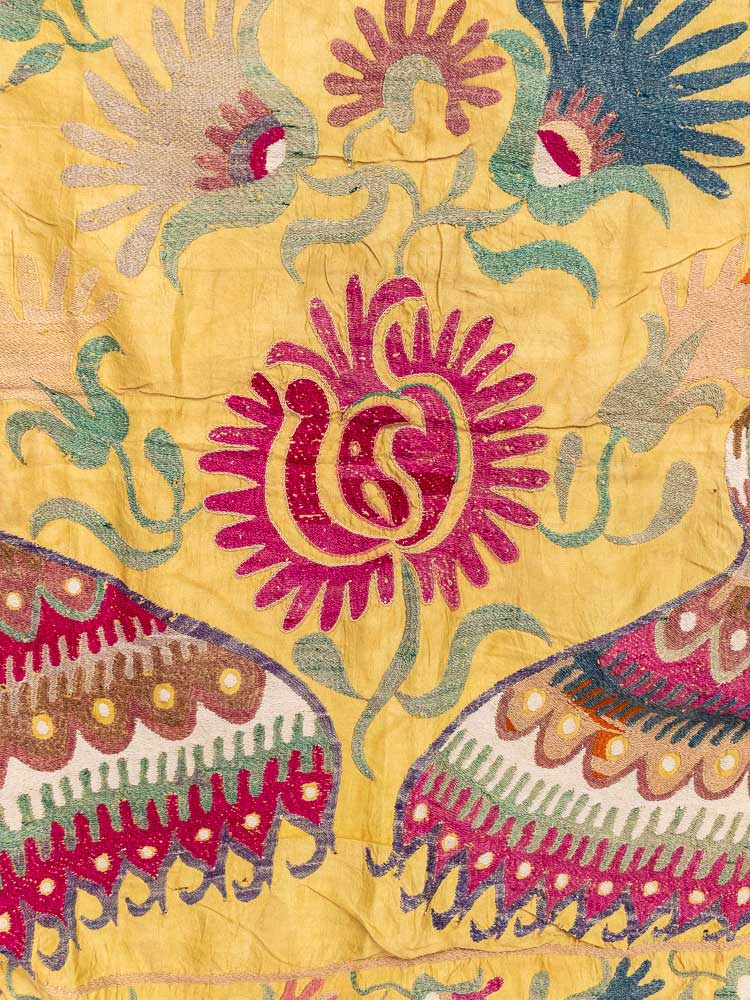 SUZ925 Vintage Uzbek Peacock Suzani Embroidery 118x150cm (3.10 x 4.11ft)