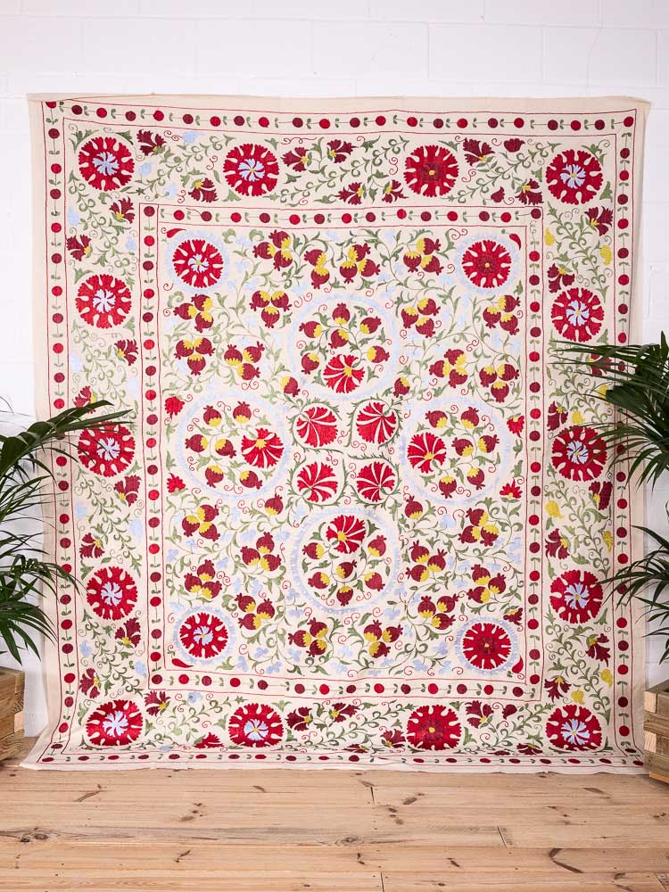 SUZ932 Large Uzbek Cream Suzani Embroidery 242x278cm (7.11 x 9.1ft)